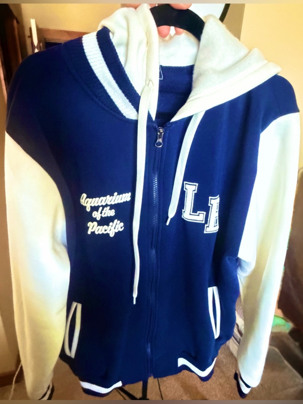 🌊 Vintage Style Aquarium of the Pacific Varsity Zip-Up Hoodie 🌊